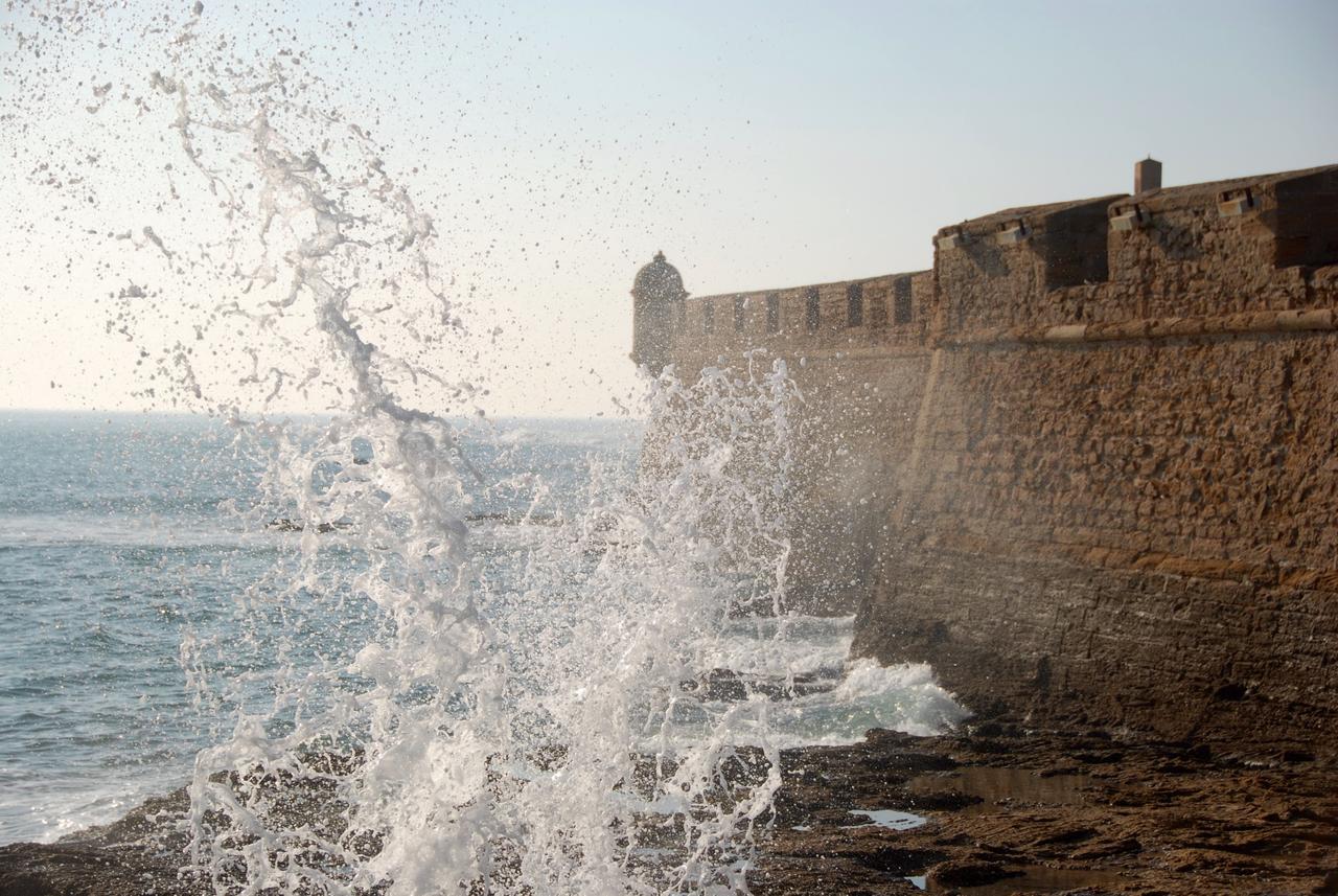 Apartamentos La Caleta De Cádiz Eksteriør bilde